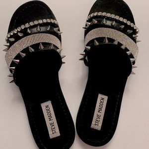 Steve Madden women’s flat studded Lindy Sandal